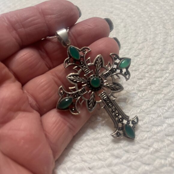 Beautiful JADE FILIGREE CROSS Handmade Sterling 925 Pendant/Chain #116D - Picture 3 of 3